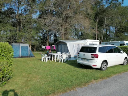 Piazzola Confort120m² : Tenda, Roulotte O Camper + 1 Auto