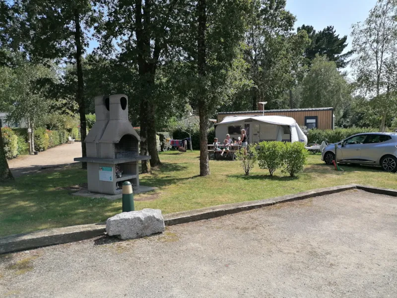 Emplacement (Électricité En Option) Mini 120M² : Tente, Camping-Car Ou Caravane