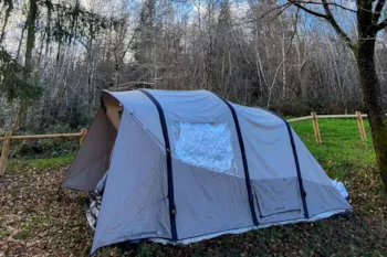 Mietunterkunft - Vermietung Zelt „Perfektes Wohnmobil-Set“ - Ohne Private Sanitäranlagen - Camping D'Étival