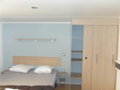 Mobile home for disabled persons with air-conditioning — 5