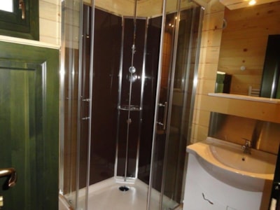 Chalet CONFORT Nelia 23 m² (1 Bedroom) + sheltered terrace 8 m² + air conditioning+ TV