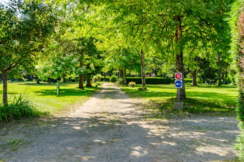 Forfait Nature (1 Tente, Caravane Ou Camping-Car / 1 Voiture) - Pas D Electricite