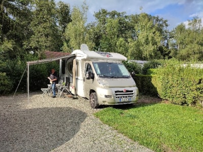Privilege Package min. 150 m² (1 tent, caravan or motorhome / 1 car / electricity )