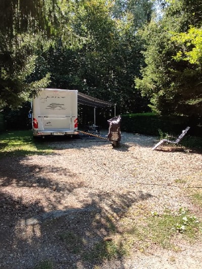 Comfort Package (1 tent, caravan or motorhome / 1 car / electricity )
