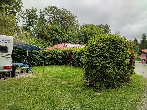 Forfait Confort (1 Tente, Caravane Ou Camping-Car / 1 Voiture / Électricité )