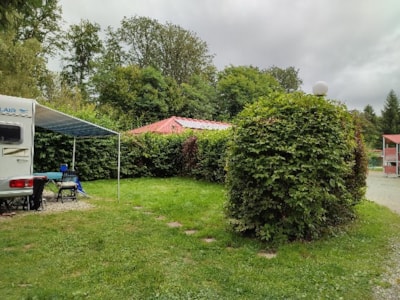 Comfort Package (1 tent, caravan or motorhome / 1 car / electricity )