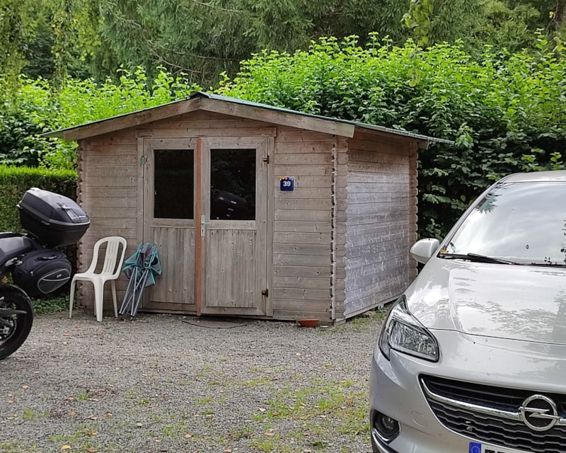Kleine Hütte des Reisenden - ideale Raststätte für Wanderer (ohne Sanitäranlagen)