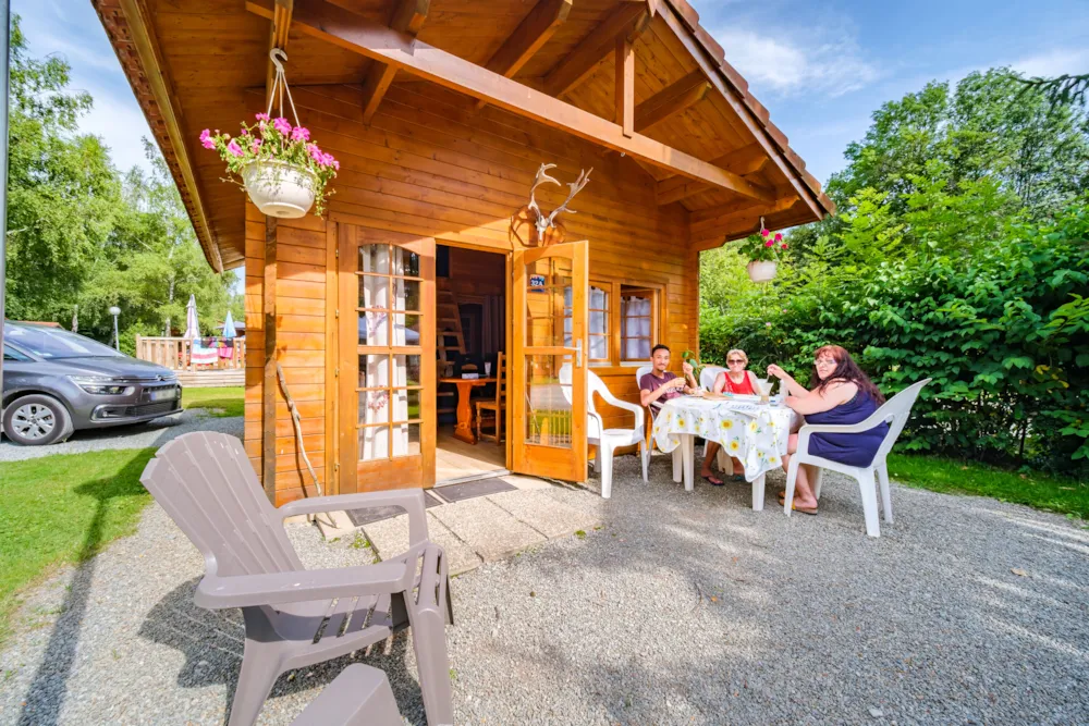 Location - Chalet Confort Alpina 28 M² (1 Chambre + 1 Chambre Mezzanine) + Poële À Bois(032A) - Flower Camping du Lac de la Seigneurie