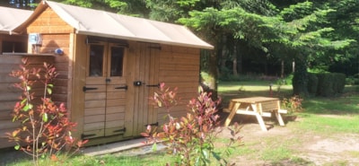 Freecamp Original Premium Package with picnic table
