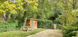 Pitch - Premium Package 1 To 2 People With Camper + Electricity + Shed (Water, Bbq, Sunbeds, Tv Sat, Refrigerator) - NANTES CAMPING