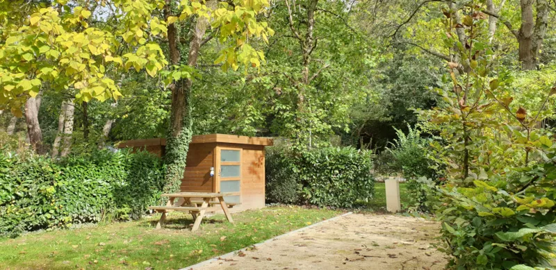 Forfait Premium 1 À 2 Personnes Avec Caravane+ Véhicule + Électricité+ Cabanon ( Eau, Bbq, Transats, Prise Tv Sat, Réfrigérateur)