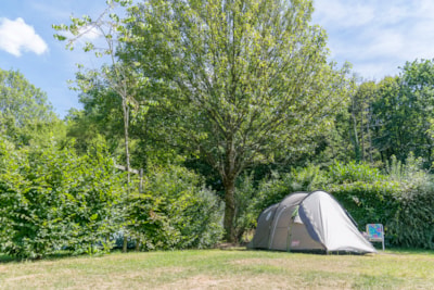 Comfort package 1 to 2 people with Tent + 1 vehicle + electricity 16 A