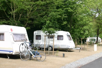 Comfort package 1 to 2 people with Caravan + 1 vehicle + electricity 16 A