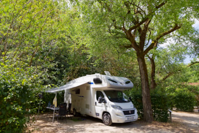 Comfort package 1 to 2 people with Camper + electricity