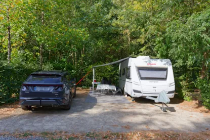 Forfait Confort 1 À 2 Personnes Avec Caravane + 1 Véhicule + Électricité 16 A
