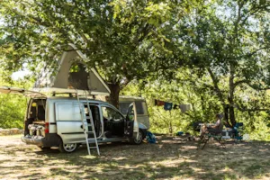 Emplacement - Stellplatz Komfort - Camping LES CHENES