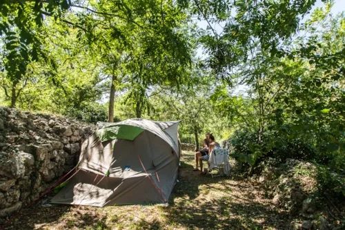 Kampeerplaats(en) - Basisprijs Comfortplaats - image n°4 - Camping LES CHENES