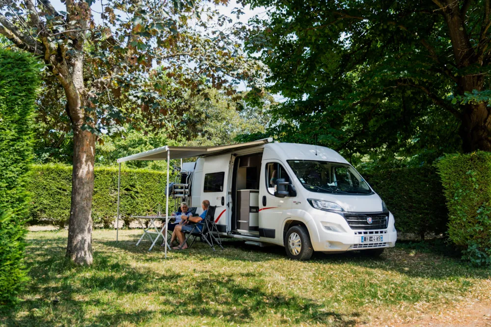 Emplacement - Emplacement + 1 Véhicule - Camping De La Lône