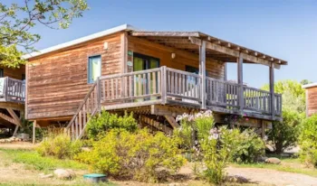 Mietunterkunft - Chalet Premium 39M² - 2 Schlafzimmer - Klimaanlage - Überdachte Terrasse - - Camping Sole Di Sari