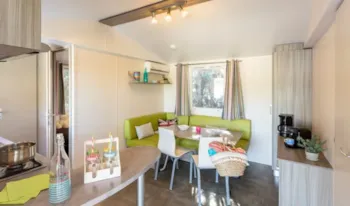 Mietunterkunft - Mobilheim Confort Xl 32M² - 2 Schlafzimmer - Klimaanlage - Lounge-Terrasse - - Camping Sole Di Sari