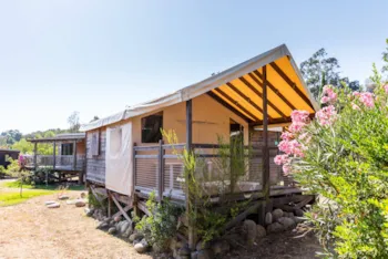 Mietunterkunft - Ecolodge - 27 M²- 2 Zimmer - Überdachte Terrasse - Homair - Camping Sole Di Sari