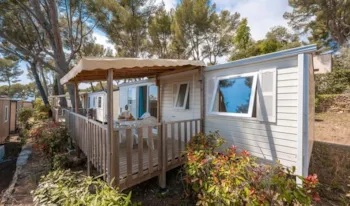Mietunterkunft - Mobilheim Comfort - Model Xl - 3 Schlafzimmer - 33M² - Erhöhte Terrasse - Klimaanlage - Camping Marvilla Parks - La Baie des Anges