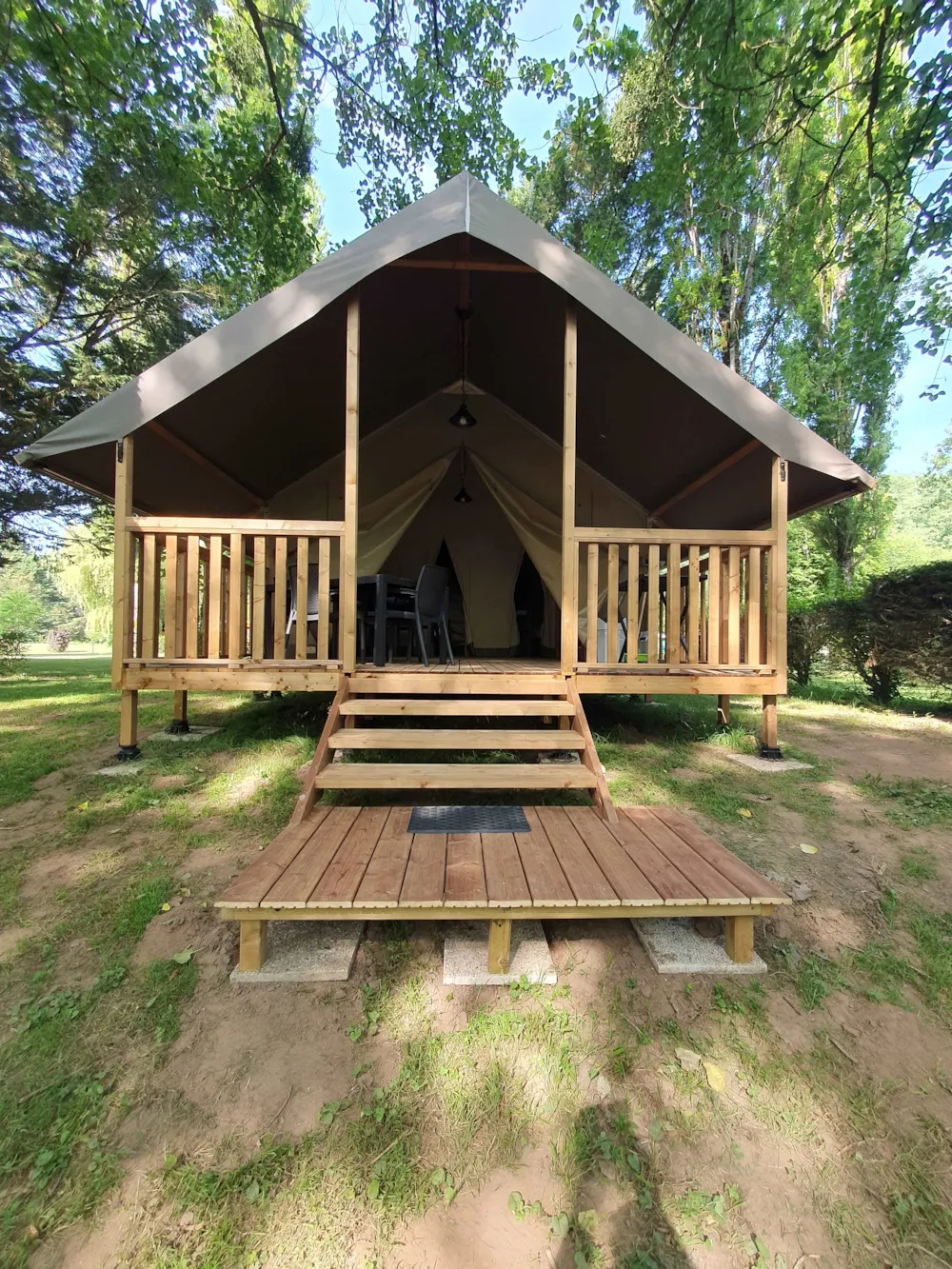 Huuraccommodatie(s) - Lodge Mini-Houten Tent Op Canvas Palen, Zonder Sanitair, Voor 4 Personen - Camping d'Auberoche