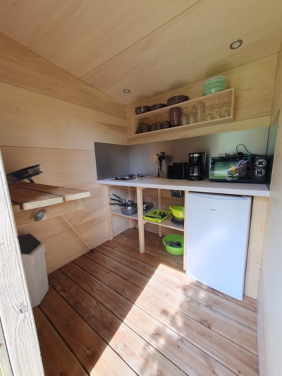 Premium pitch for tent, caravan or motorhome with a fully equipped kitchen chalet — 3