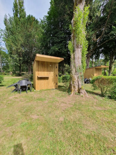 Premium pitch for tent, caravan or motorhome with a fully equipped kitchen chalet — 4