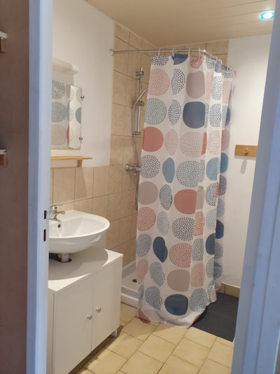GITES for 5 people, 1 bedroom, all-season rental. — 5