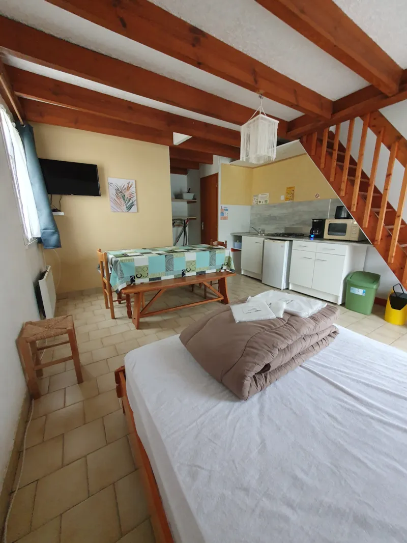 Gites De 5 Personnes, 1 Chambre, Location Toutes Saisons.
