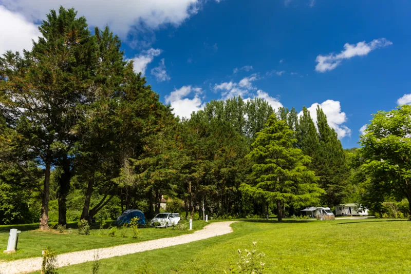 Emplacement Pour Tente, Caravane, Camping-Car Sans Électricité