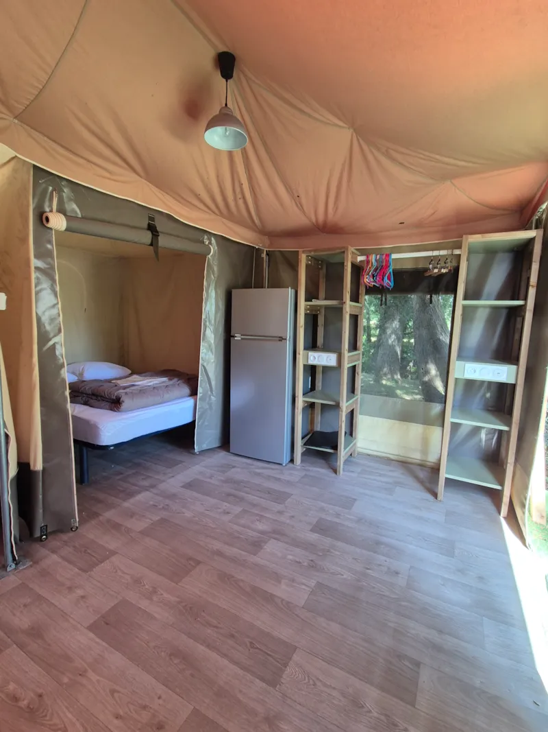 Bengali Toilé Sans Sanitaires Pour 5 Personnes