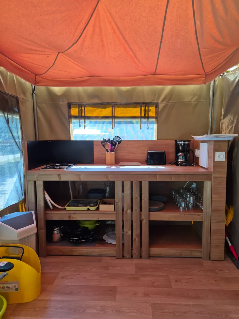 Bengali Toilé Sans Sanitaires Pour 5 Personnes