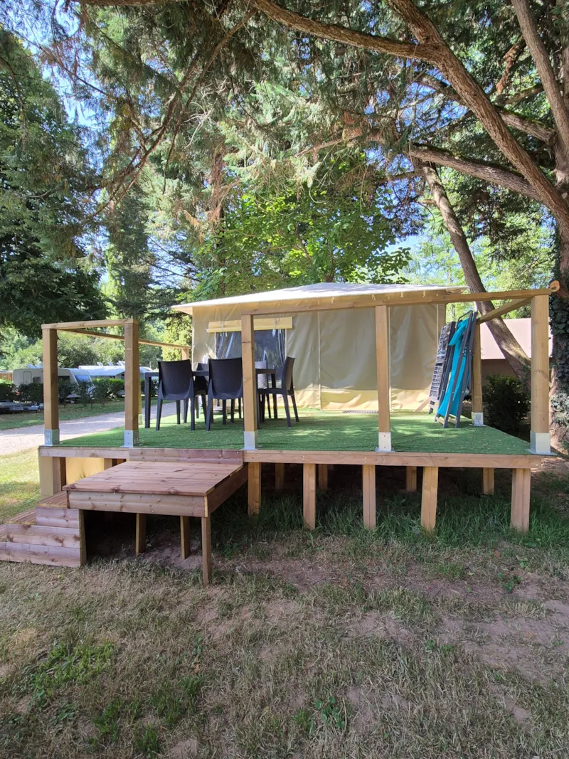 Bengali Toilé Sans Sanitaires Pour 5 Personnes