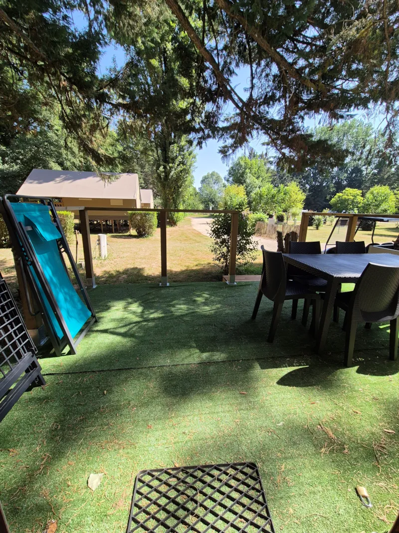 Bengali Toilé Sans Sanitaires Pour 5 Personnes