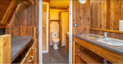 Premium pitch for tents, caravans and motorhomes with private bathroom facilities and kitchen area — 5