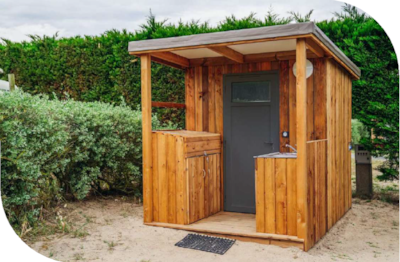 Premium pitch for tents, caravans and motorhomes with private bathroom facilities and kitchen area — 1