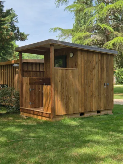 Emplacement Prémium Pour Tente, Caravane Et Camping-Car Avec Sanitaire Privatif + Espace Cuisine