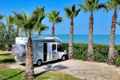 Piazzola Plus 90M²: Tenda O Roulotte + Auto / Motocicletta + Elettricità