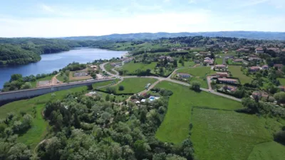 Camping L'Orée du Lac - Auvergne-Rhône-Alpes