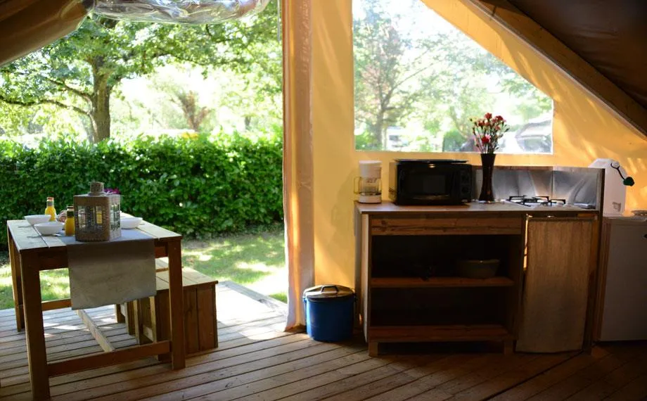 Mietunterkunft - Zelt Safari Lodge 2 Zimmer - Camping L'Orée du Lac