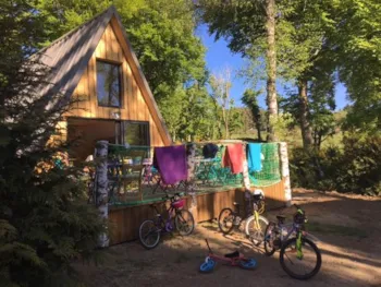Mietunterkunft - Hütte Triangle Premium  34M² (2 Zimmer) + Große Terrasse - Camping Les Murmures du Lignon