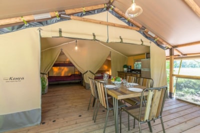 Tent SAFARI TRAPPEUR Confort 35m² ( 2 bedrooms) + sheltered terrace without toilet block