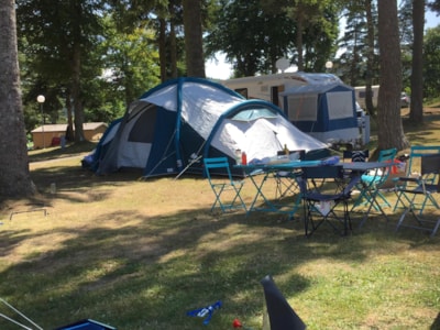 Privilege Package > 150m² (1 tent, caravan or motorhome /electricity 10A)