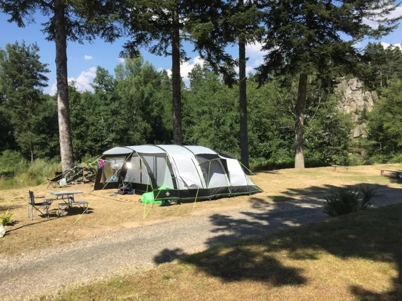 Forfait Privilège > 150M² (1 Tente, Caravane Ou Camping-Car / Électricité 10A)