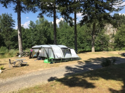 Privilege Package > 150m² (1 tent, caravan or motorhome /electricity 10A)
