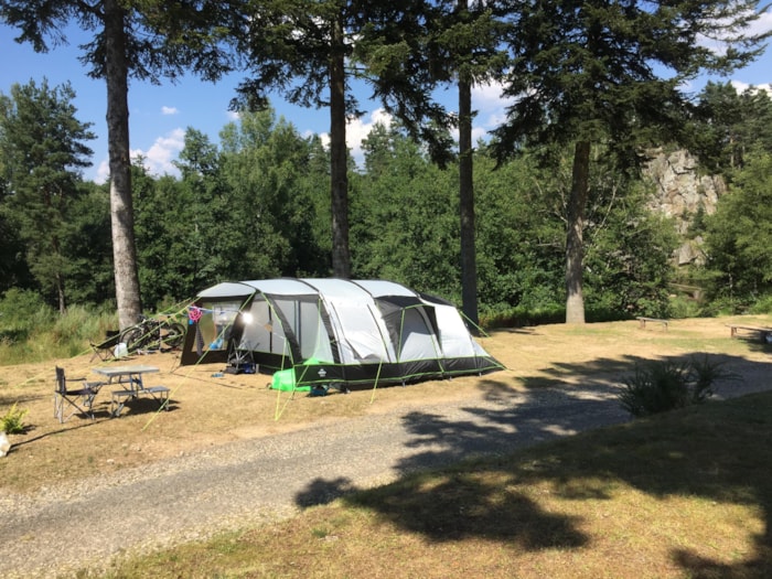 Forfait Privilège > 150M² (1 Tente, Caravane Ou Camping-Car / Électricité 10A)