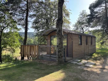 Mietunterkunft - Roulotte 2-4 Personnes 2 Chambres Avec Sanitaires + Terrasse - Camping Les Murmures du Lignon