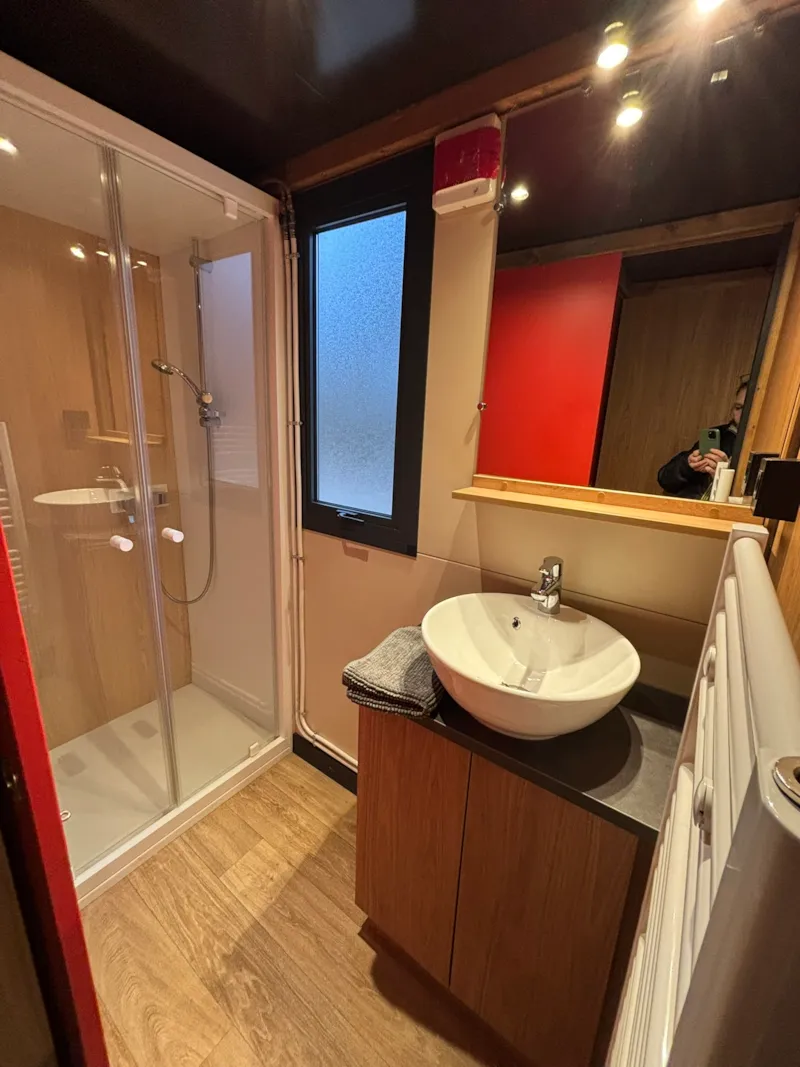 Roulotte 2-4 Personnes 2 Chambres Avec Sanitaires + Terrasse